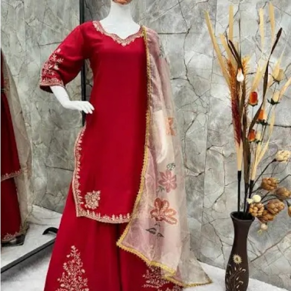 Red and Gold Embellished Traditional indian Pakistani 2 pcs wedding party suit